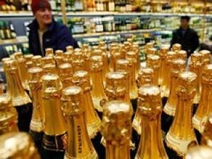 Хлопонин: алкоголь не исчезнет из магазинов и ресторанов в Новый год