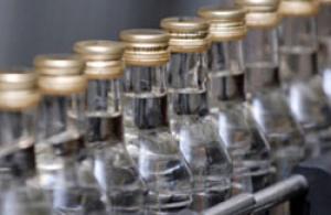 В Госдуме предложили увеличить штрафы за нелегальный алкоголь