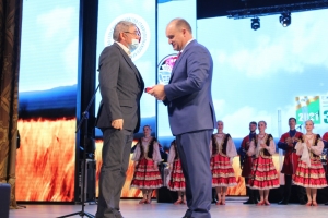 Председатель совета директоров ЗАО «Сола» Курского района удостоен высокой награды