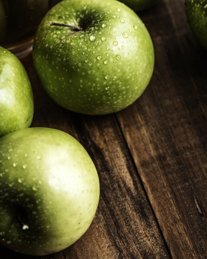 Ученые воссоздали историю яблока