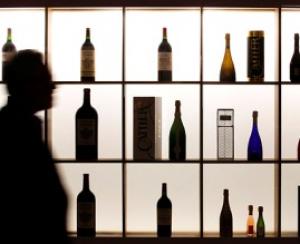 Ограничение импорта западного алкоголя поддержали 69% россиян