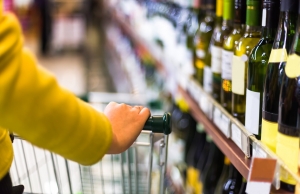 В Госдуме разрабатывают закон об ответственности курьеров за доставку алкоголя