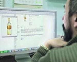Продажу алкоголя через Интернет хотят лицензировать.